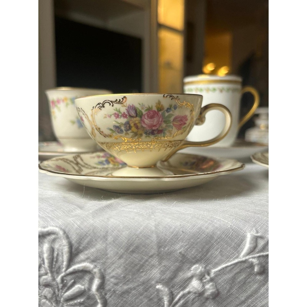 Rosenthal Continental Ivory Queens Bouquet footed demitasse 3 cups and 3 Saucers - Picture 6 of 9